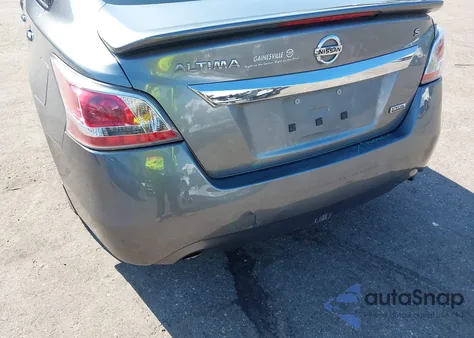 2015 Nissan Altima 2.5 S из США, поврежденный, VIN 1N4AL3AP5FC583705